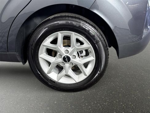 Certified 2025 Kia Soul LX w/ LX Technology Package FWD image 28