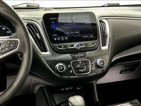 Used 2021 Chevrolet Malibu LS FWD image 9