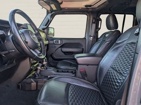 Used 2022 Jeep Gladiator Sport image 12