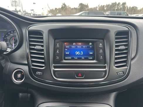 Used 2016 Chrysler 200 S image 17