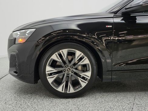 Used 2025 Audi Q8 Prestige w/ Prestige Package AWD/4WD image 22