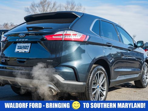 Used 2022 Ford Edge Titanium image 4