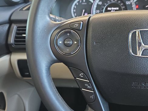 Used 2014 Honda Accord Touring image 19
