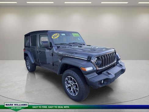 Used 2024 Jeep Wrangler Sport S image 13