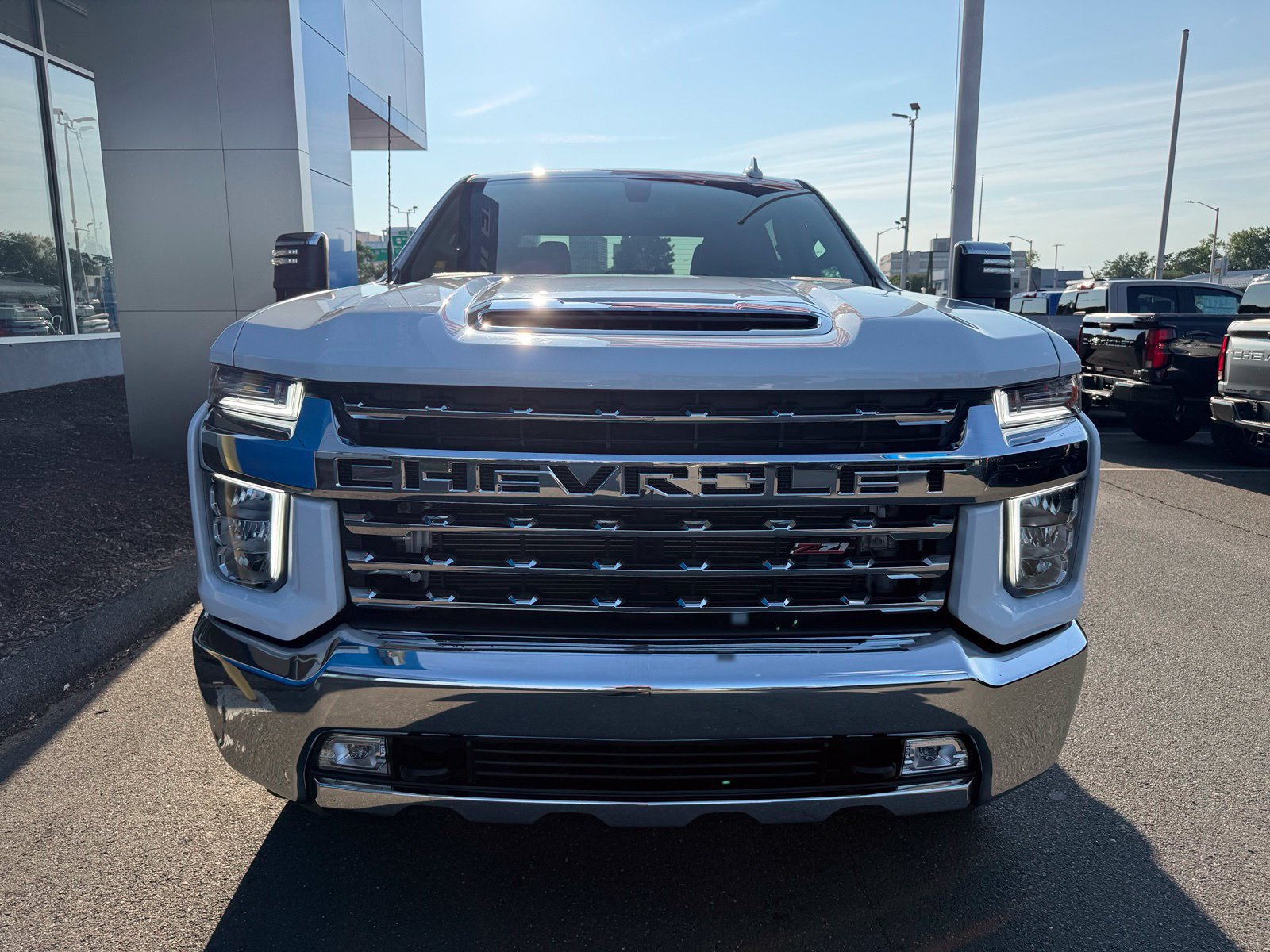 Used 2023 Chevrolet Silverado 2500 LTZ w/ Gooseneck/5TH Wheel Package AWD/4WD image 3