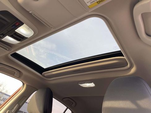 Used 2019 Subaru Crosstrek 2.0i Premium w/ Moonroof Package image 9