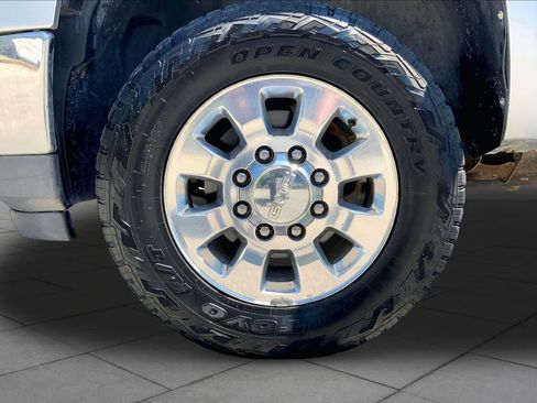 Used 2014 GMC Sierra 2500 SLT w/ Suspension Package, Off-Road AWD/4WD image 10