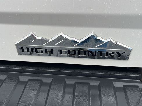 Used 2018 Chevrolet Silverado 1500 High Country AWD/4WD image 5