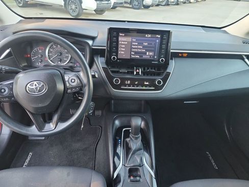 Certified 2022 Toyota Corolla LE image 17