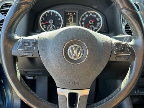 Used 2017 Volkswagen Tiguan S image 25