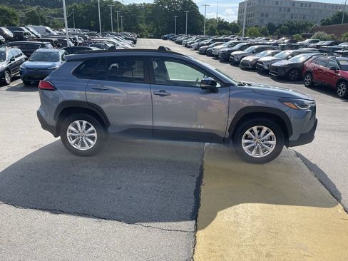 Certified 2025 Toyota Corolla Cross LE AWD/4WD image 7