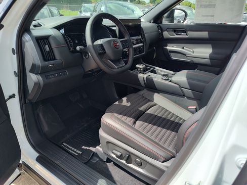 New 2026 Nissan Pathfinder Rock Creek w/ Rock Creek Premium Package AWD/4WD image 2