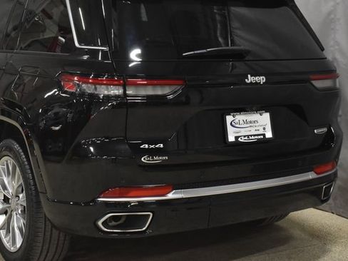 Used 2025 Jeep Grand Cherokee Summit w/ Adv Protech Group IV image 9