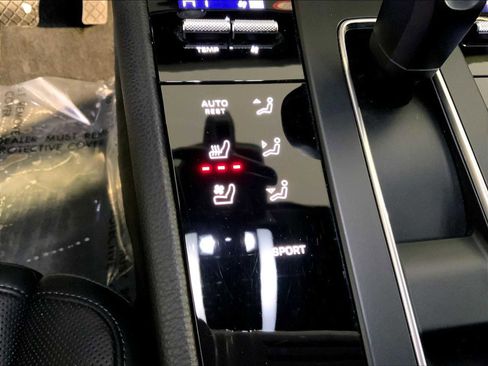 Certified 2024 Porsche Macan image 37