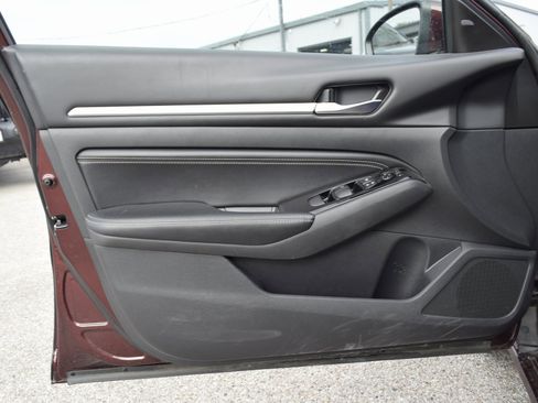 Used 2023 Nissan Altima 2.5 SV w/ SV Premium Package image 20