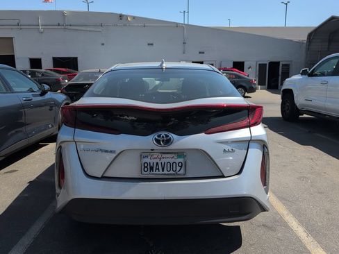 Used 2021 Toyota Prius Prime XLE w/ Carpet Mat Package (TMS) FWD image 4