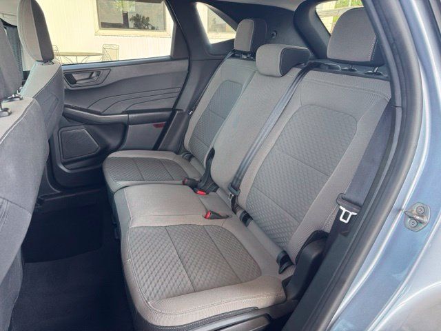 Used 2022 Ford Escape SE FWD image 18
