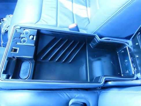 Used 2000 Lincoln Town Car Signature image 27