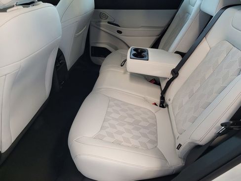 New 2026 Jeep Cherokee Overland image 4