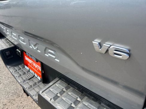 Used 2019 Toyota Tacoma SR5 AWD/4WD image 30