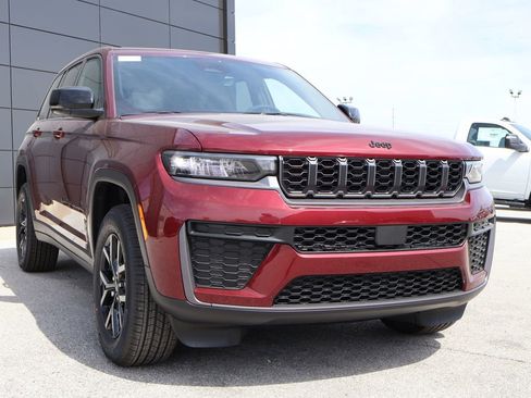 New 2026 Jeep Grand Cherokee Altitude AWD/4WD image 6