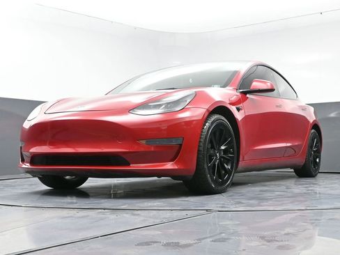 Used 2022 Tesla Model 3 Standard Range image 53