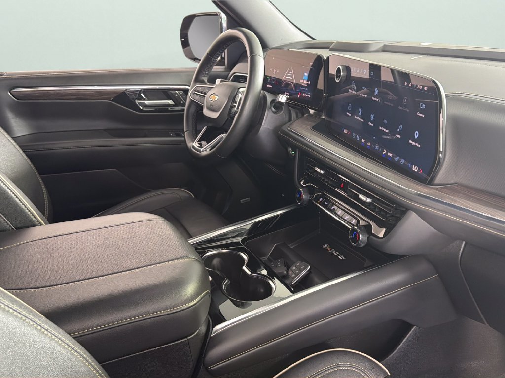 Used 2025 Chevrolet Suburban Premier RWD image 34