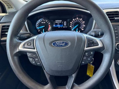 Used 2015 Ford Fusion SE FWD image 32