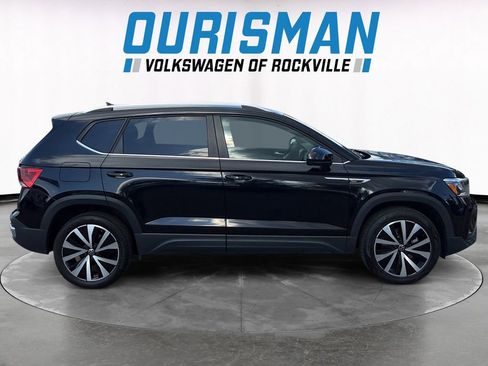 Used 2024 Volkswagen Taos SE FWD image 7