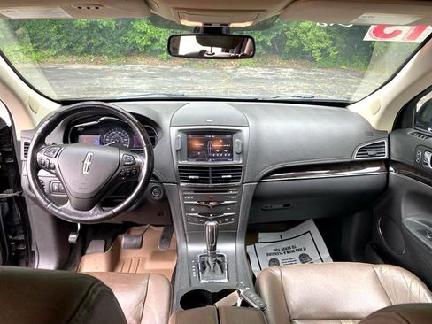 Used 2013 Lincoln MKT AWD image 14