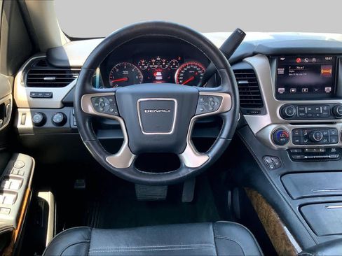 Used 2015 GMC Yukon Denali w/ Touring Package AWD/4WD image 5