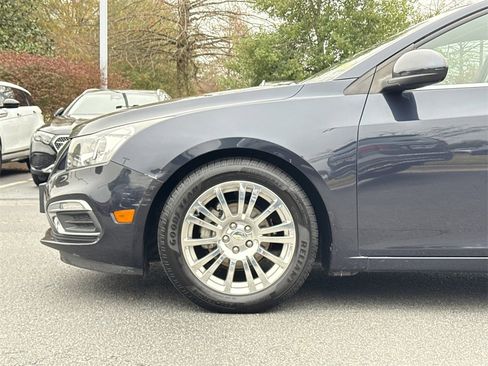 Used 2016 Chevrolet Cruze Eco image 9