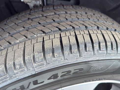 New 2026 Jeep Grand Cherokee Limited w/ Luxury Tech Group II RWD image 12