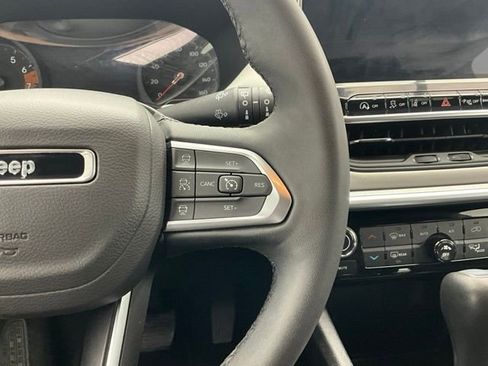 Used 2025 Jeep Compass Limited AWD/4WD image 18
