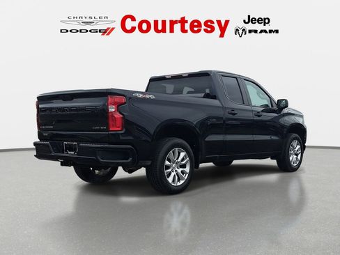 Used 2021 Chevrolet Silverado 1500 Custom image 5