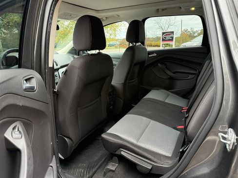 Used 2017 Ford Escape SE image 14