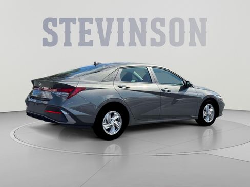 New 2026 Hyundai Elantra SE FWD image 8