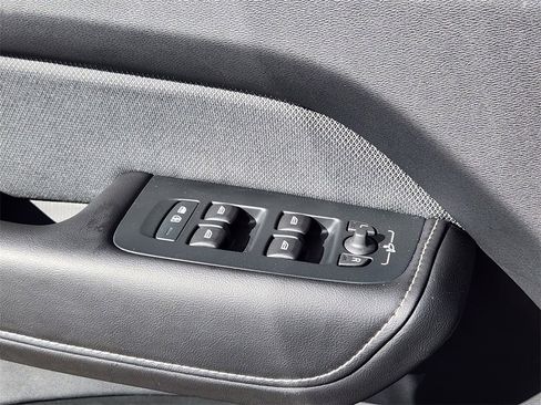 Used 2024 Volvo XC60 T8 Polestar image 4