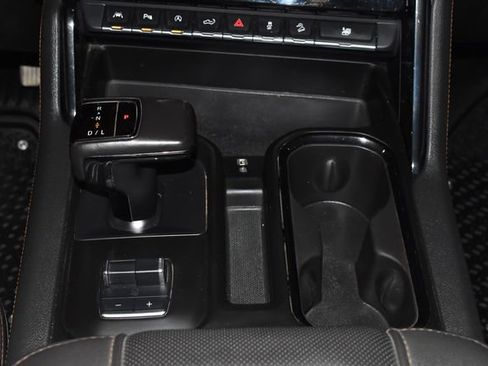 Used 2022 GMC Sierra 1500 AT4 image 21