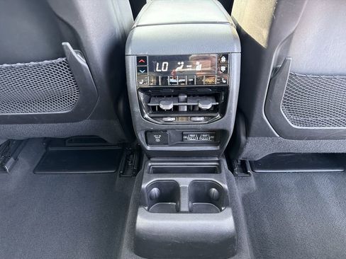 Used 2024 Jeep Grand Cherokee L Limited w/ Luxury Tech Group II image 23