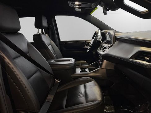 Used 2023 Chevrolet Suburban LT image 16