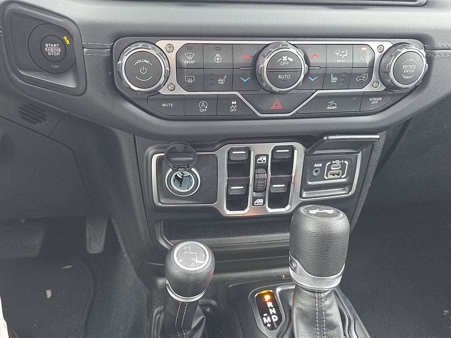 Used 2026 Jeep Wrangler Unlimited Sahara AWD/4WD image 19