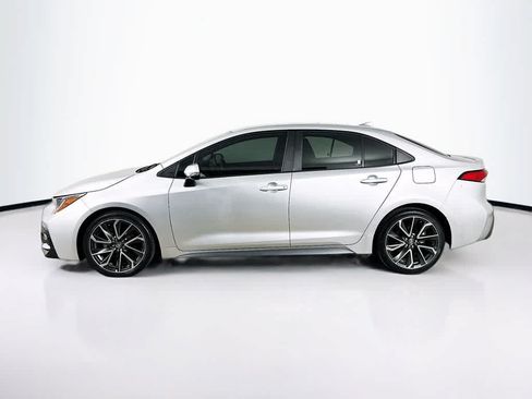 Used 2021 Toyota Corolla SE FWD image 3