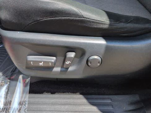 Used 2016 Toyota 4Runner SR5 AWD/4WD image 17