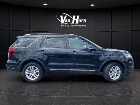 Used 2019 Ford Explorer XLT w/ Equipment Group 202A AWD/4WD image 8