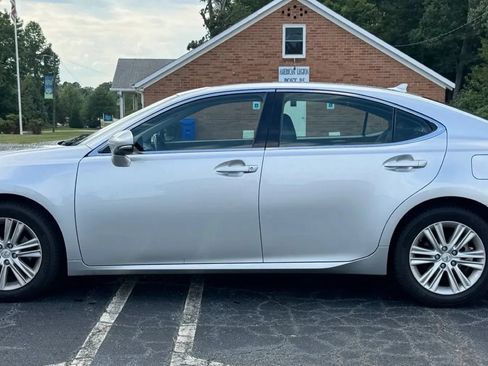 Used 2014 Lexus ES 350 w/ Premium Package FWD image 4