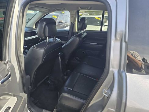 Used 2016 Jeep Compass Latitude image 17