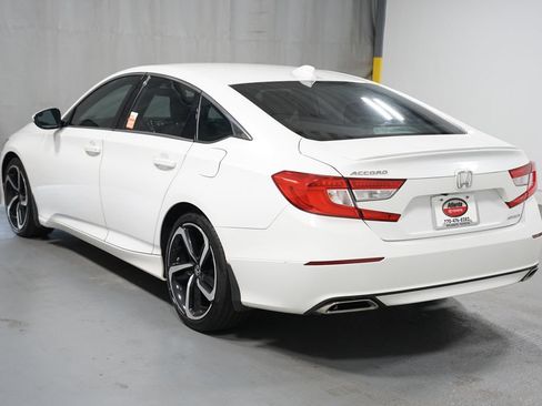 Used 2018 Honda Accord Sport image 6