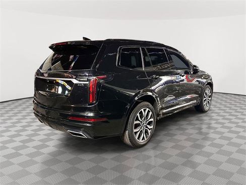 Used 2024 Cadillac XT6 Sport w/ Technology Package image 2