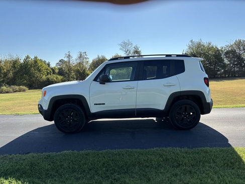 Used 2018 Jeep Renegade Sport w/ Power & Air Group AWD/4WD image 2